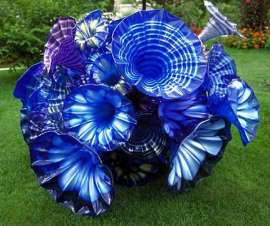 琉璃蓝色喇叭花雕塑景观琉璃雕塑