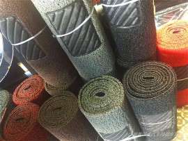 汽车脚垫 带踏板可裁剪丝圈脚垫 草坪地毯 PVC热熔喷丝脚垫 1.2cm厚 0.6*3米